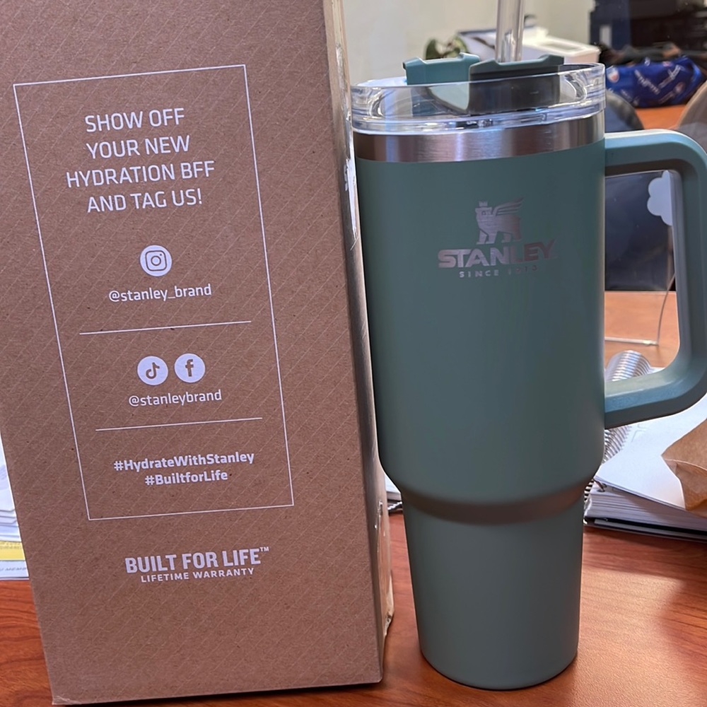 NEW Stanley Adventure Quencher Travel Mug Shrub 40 oz